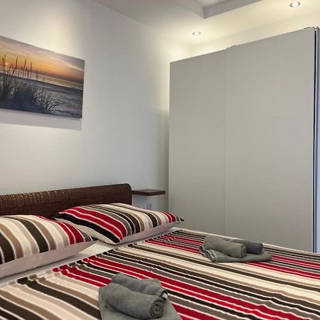 Sinisa Apartman Vir Exterior foto