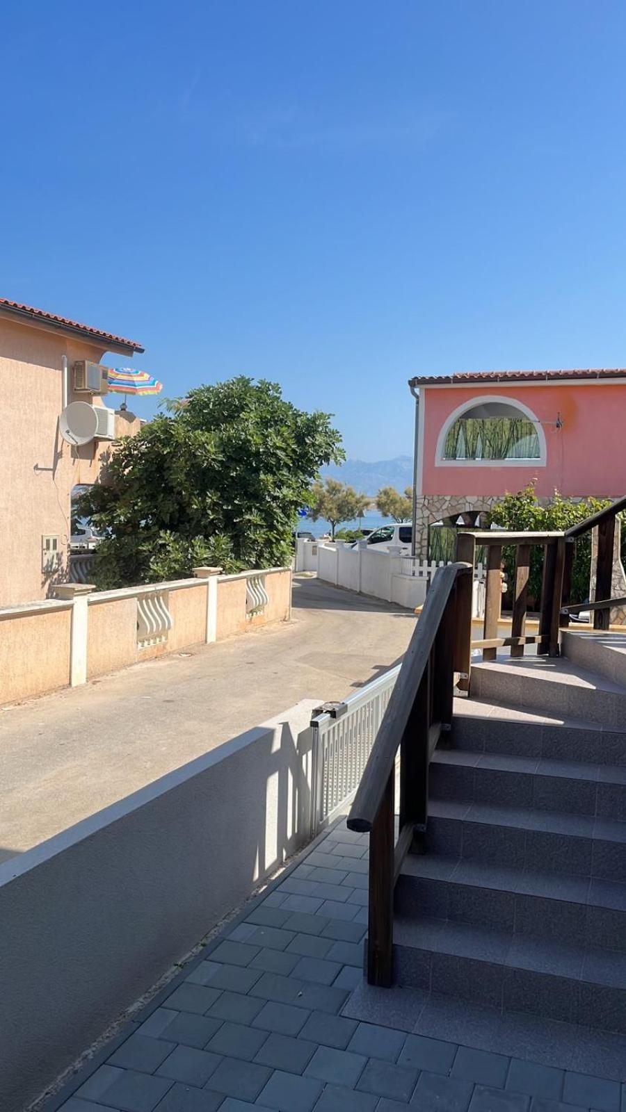 Sinisa Apartman Vir Exterior foto