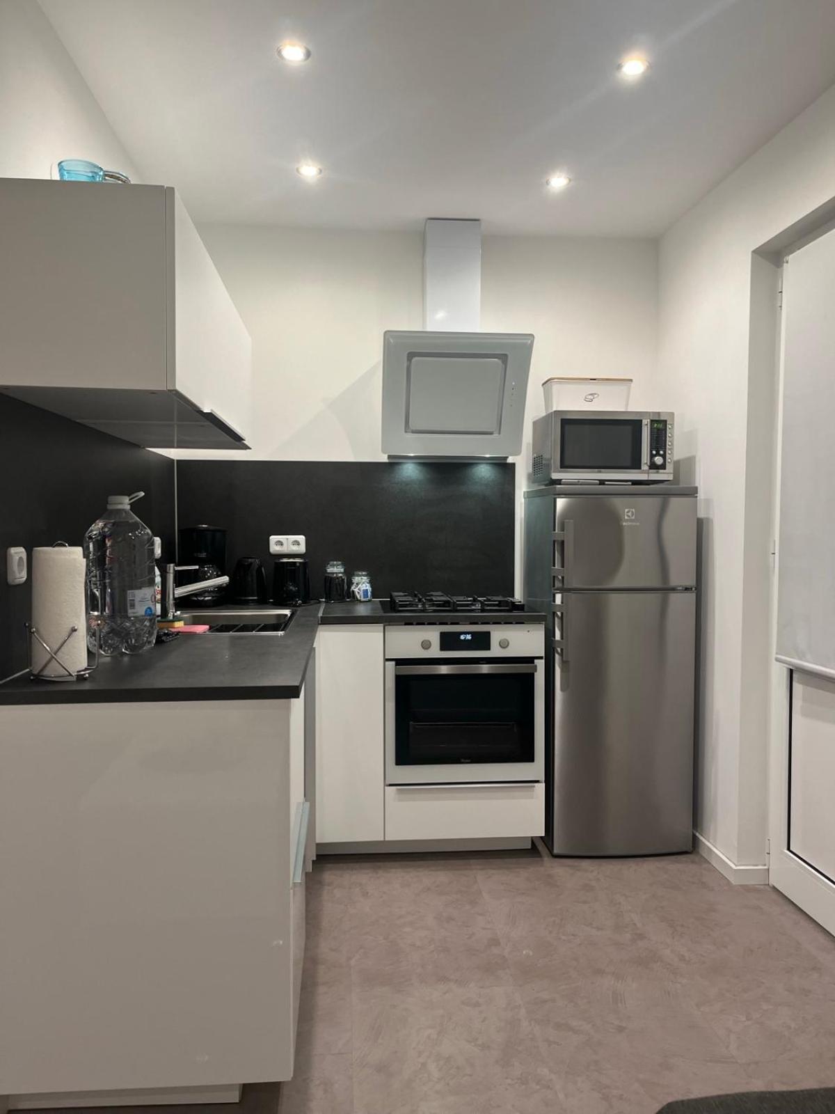 Sinisa Apartman Vir Exterior foto