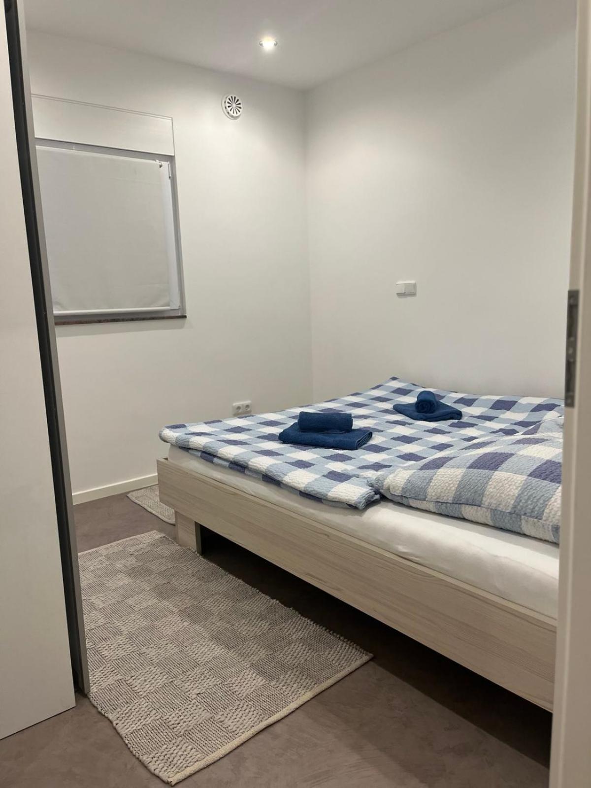 Sinisa Apartman Vir Exterior foto