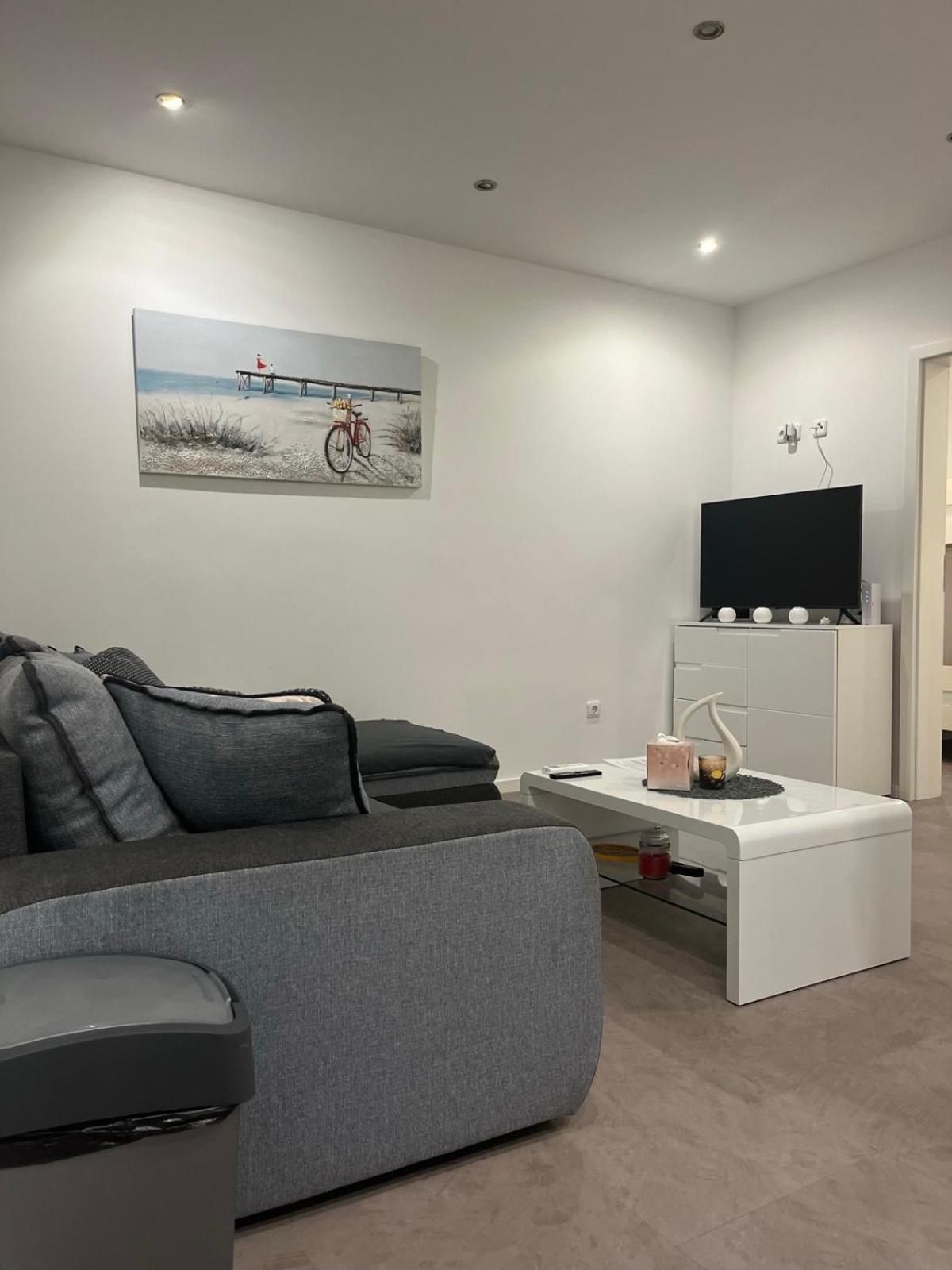 Sinisa Apartman Vir Exterior foto