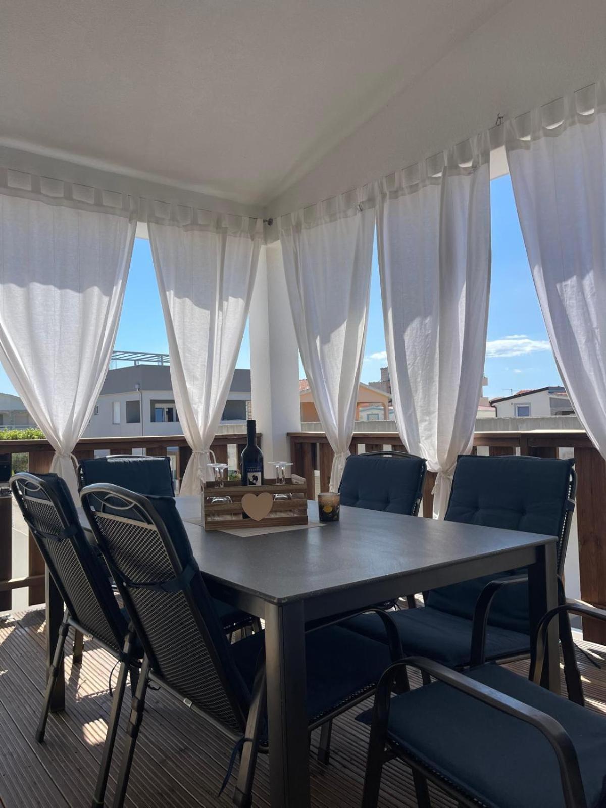 Sinisa Apartman Vir Exterior foto