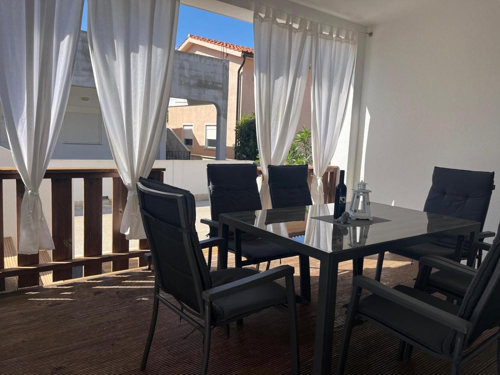 Sinisa Apartman Vir Exterior foto